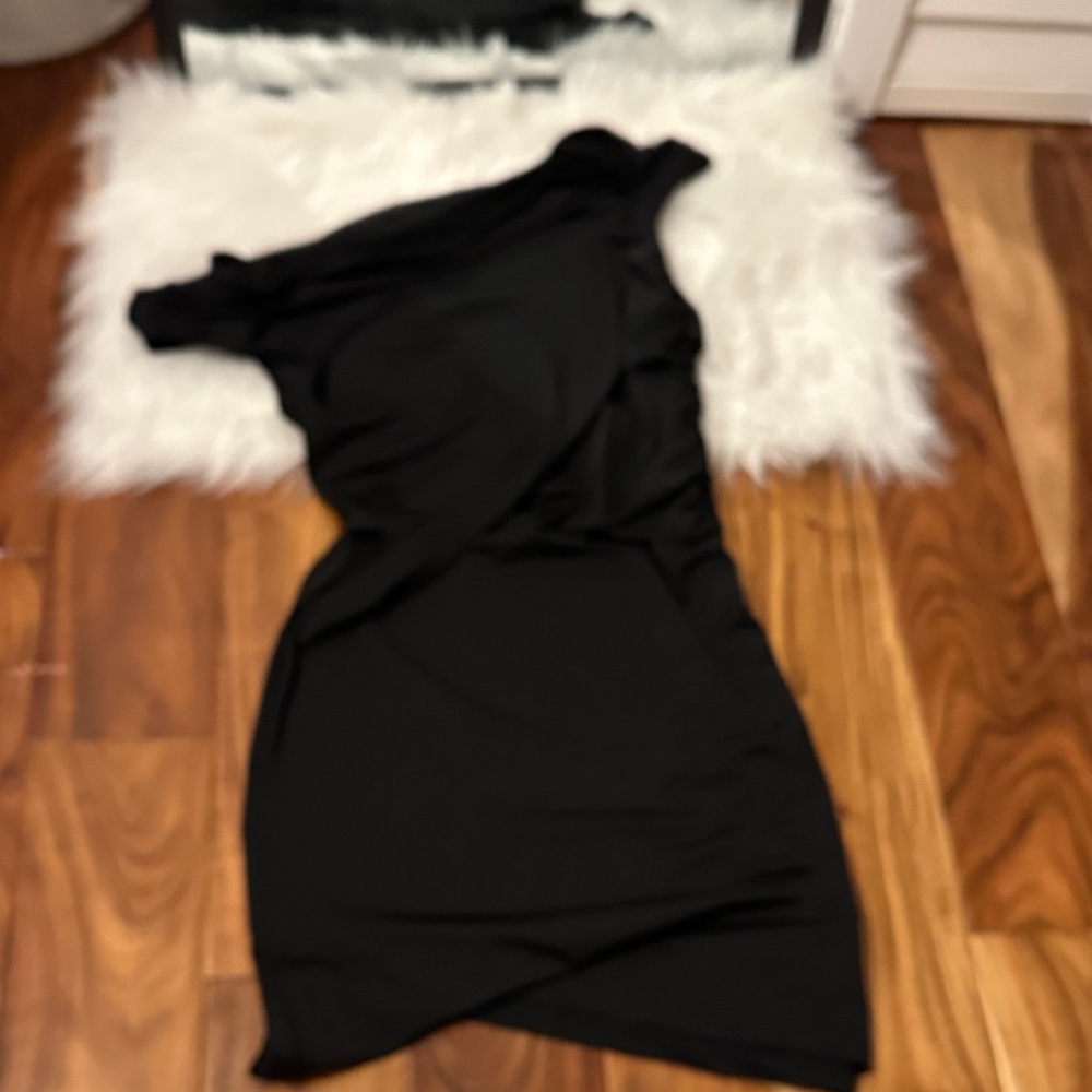 Elegant Black One-Shoulder Dress